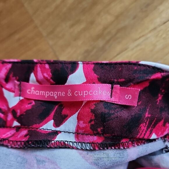 Champagne & Cupcakes Floral Halter Dress- Size Women's Small - Picture 2 of 5